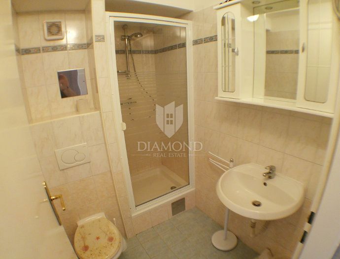 Rabac, Labin – Casa con appartamenti con vista mare