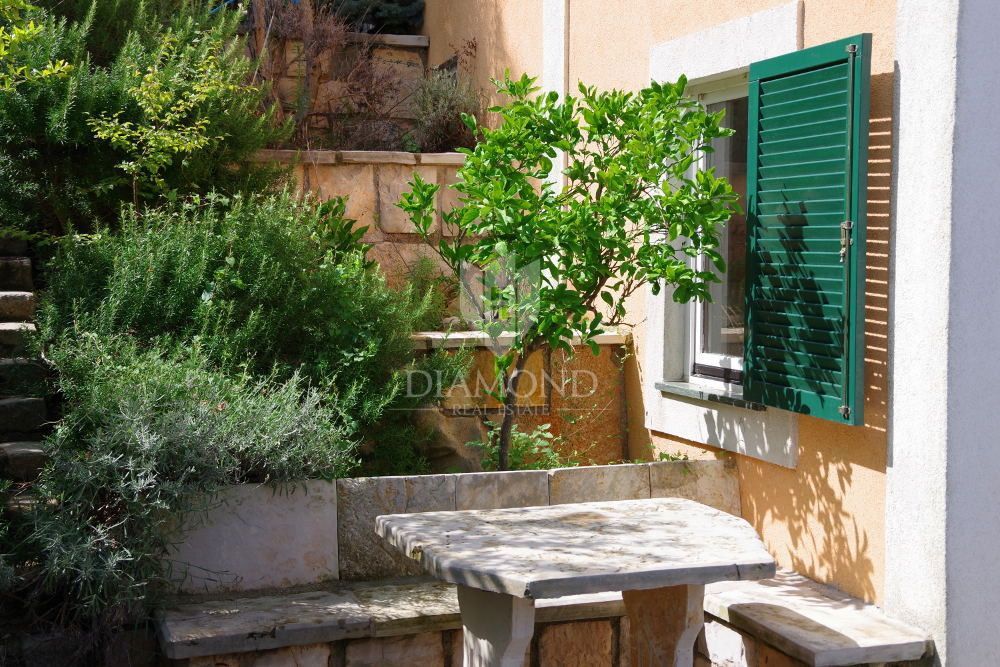 Rabac, Labin – Casa con appartamenti con vista mare