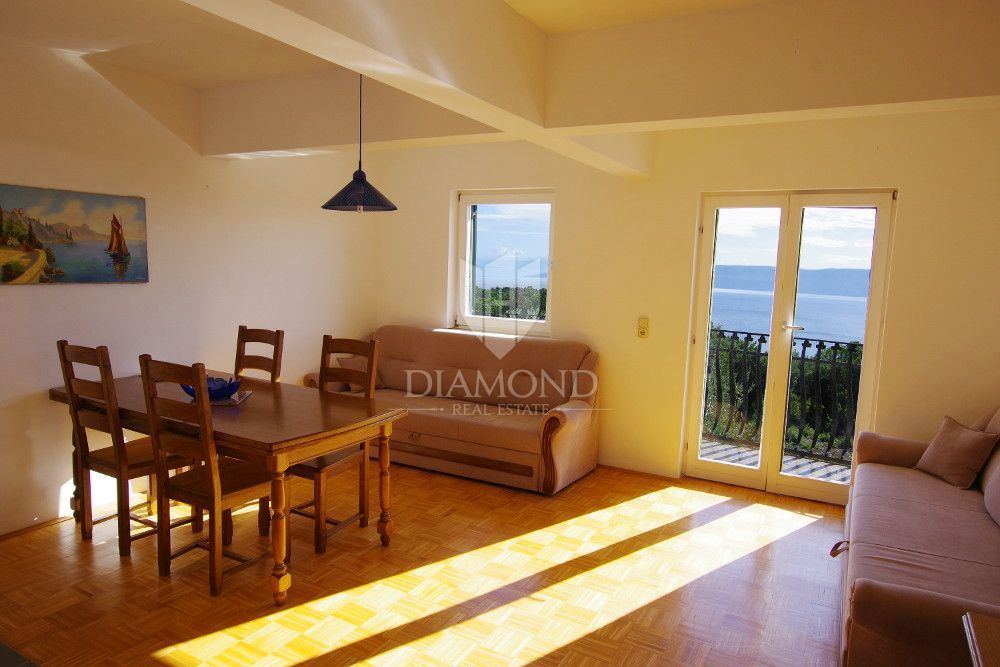 Rabac, Labin – Casa con appartamenti con vista mare