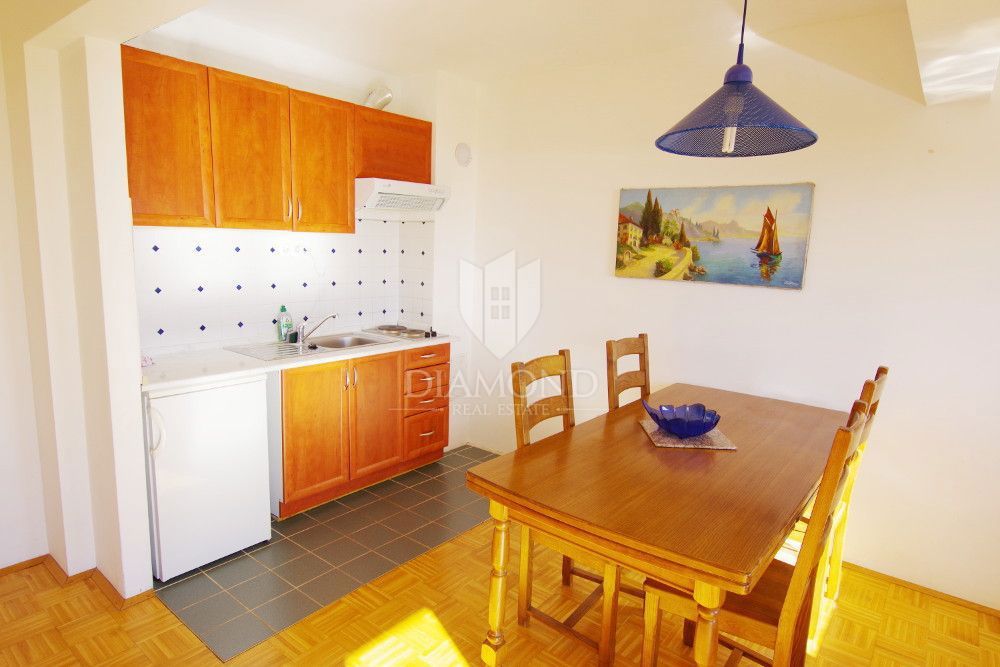 Rabac, Labin – Casa con appartamenti con vista mare