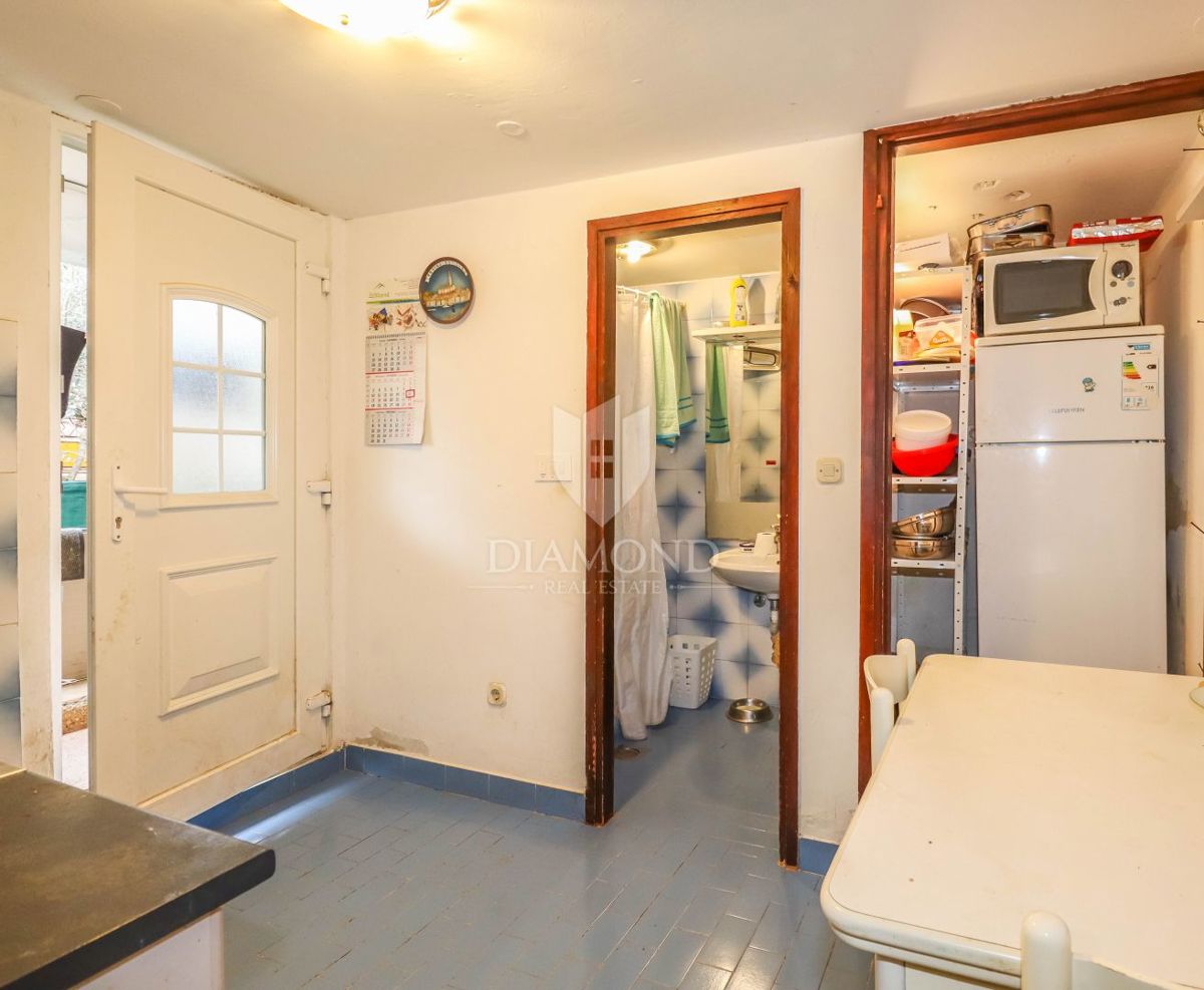 OCCASIONE! ROVIGNO! 3 APPARTAMENTI, GIARDINO, PARCHEGGIO!!!