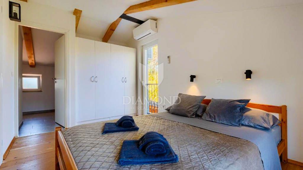 Un'oasi di pace con un grande giardino vicino a Žminj