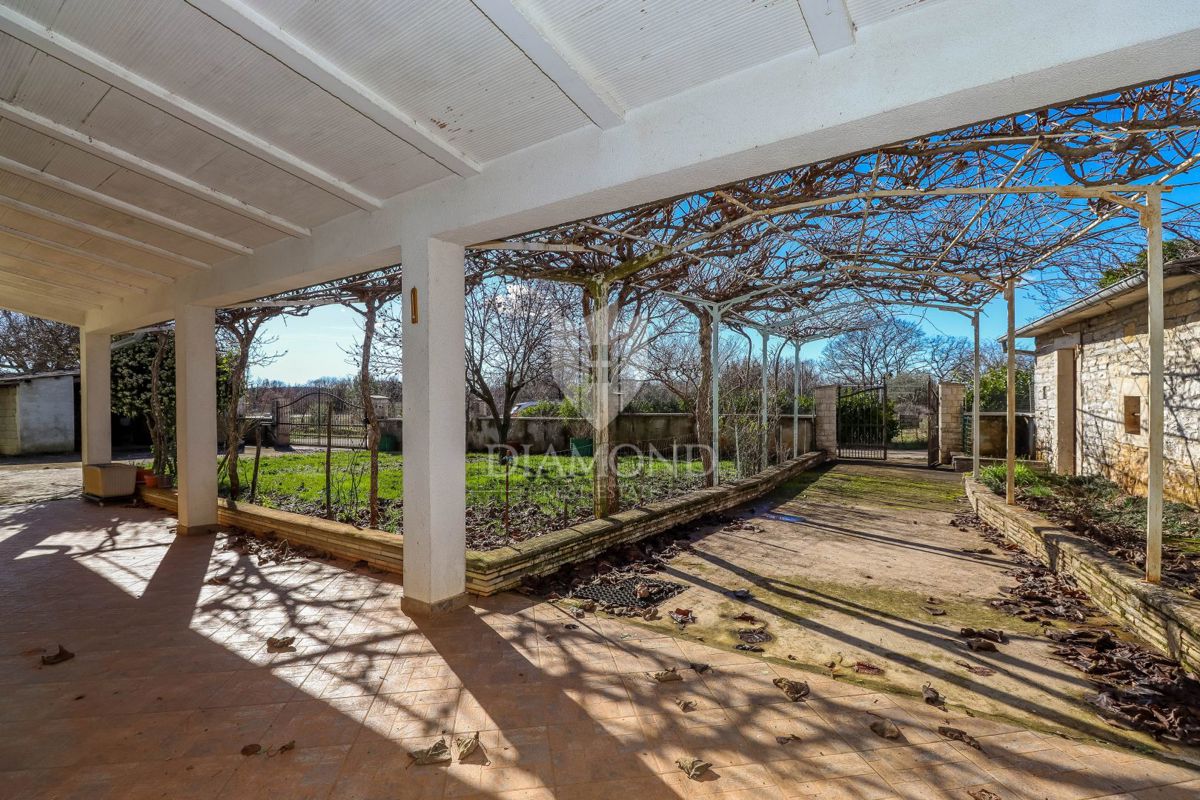 Žminj, casa di campagna per una famiglia numerosa in una posizione tranquilla