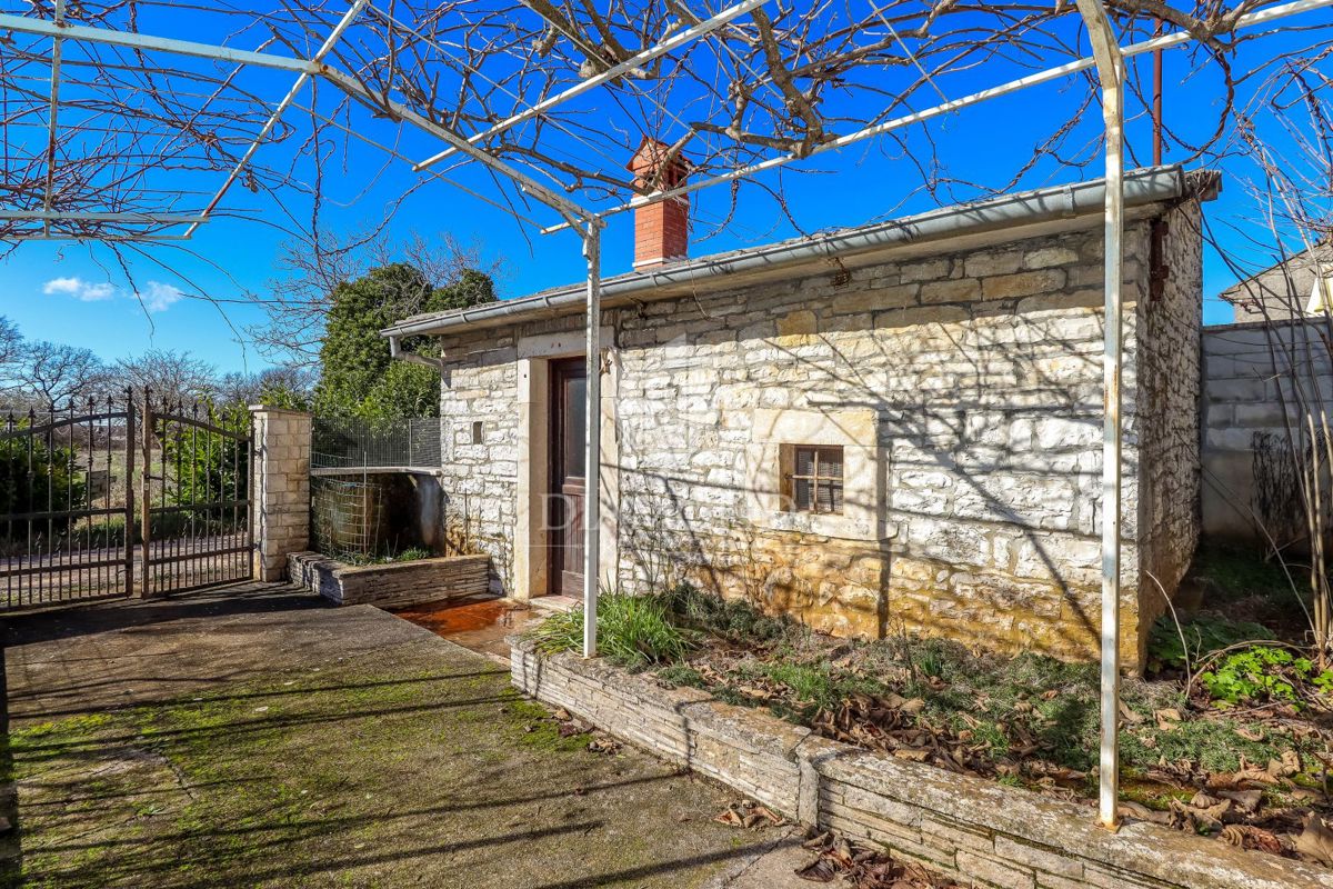 Žminj, casa di campagna per una famiglia numerosa in una posizione tranquilla