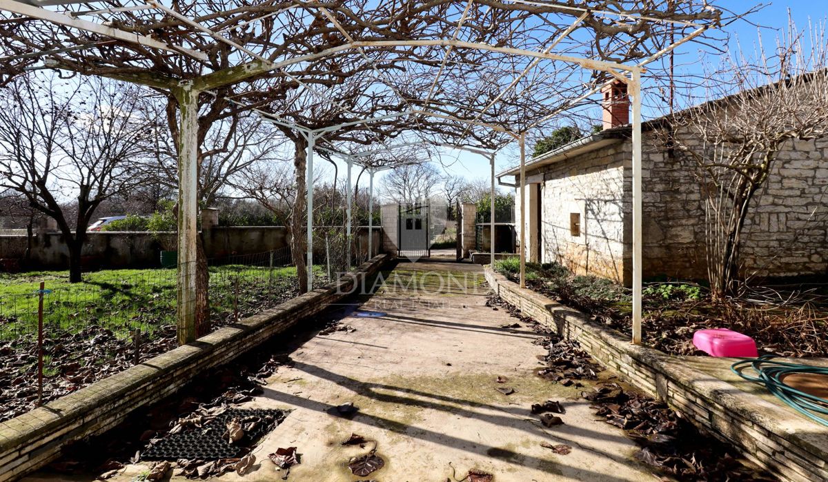 Žminj, casa di campagna per una famiglia numerosa in una posizione tranquilla