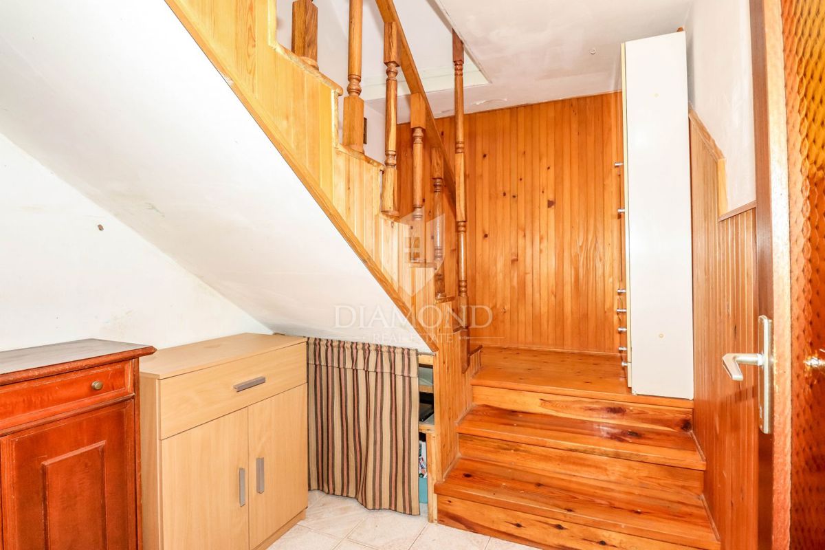 Žminj, casa di campagna per una famiglia numerosa in una posizione tranquilla