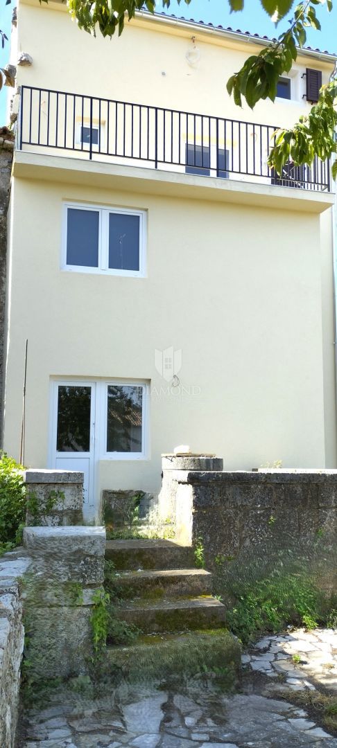 Casa a tre piani con una splendida vista sul mare - Visignano (Poreč)