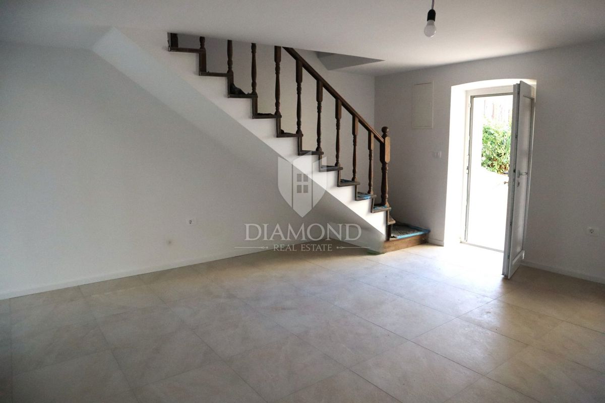 Casa a tre piani con una splendida vista sul mare - Visignano (Poreč)