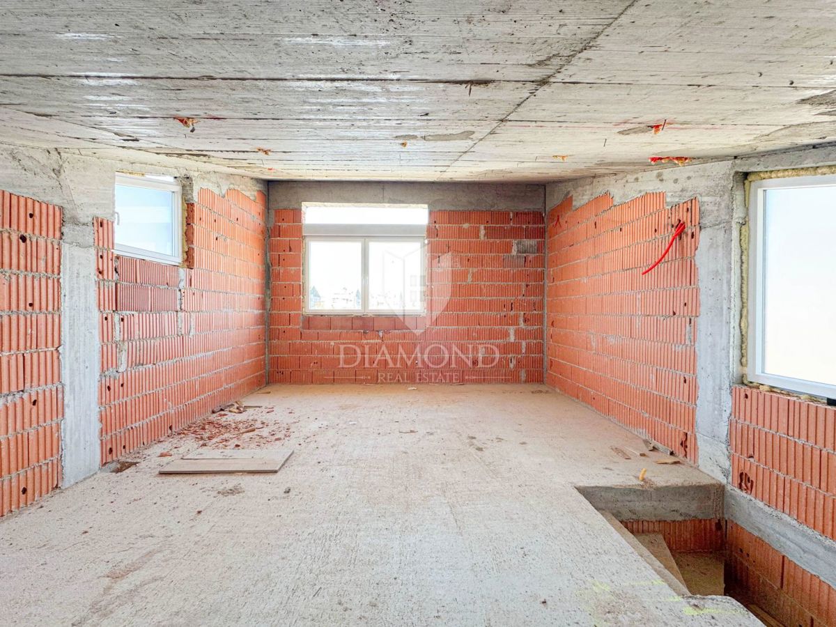 Zagabria, Maksimir! Casa incompiuta con due appartamenti!