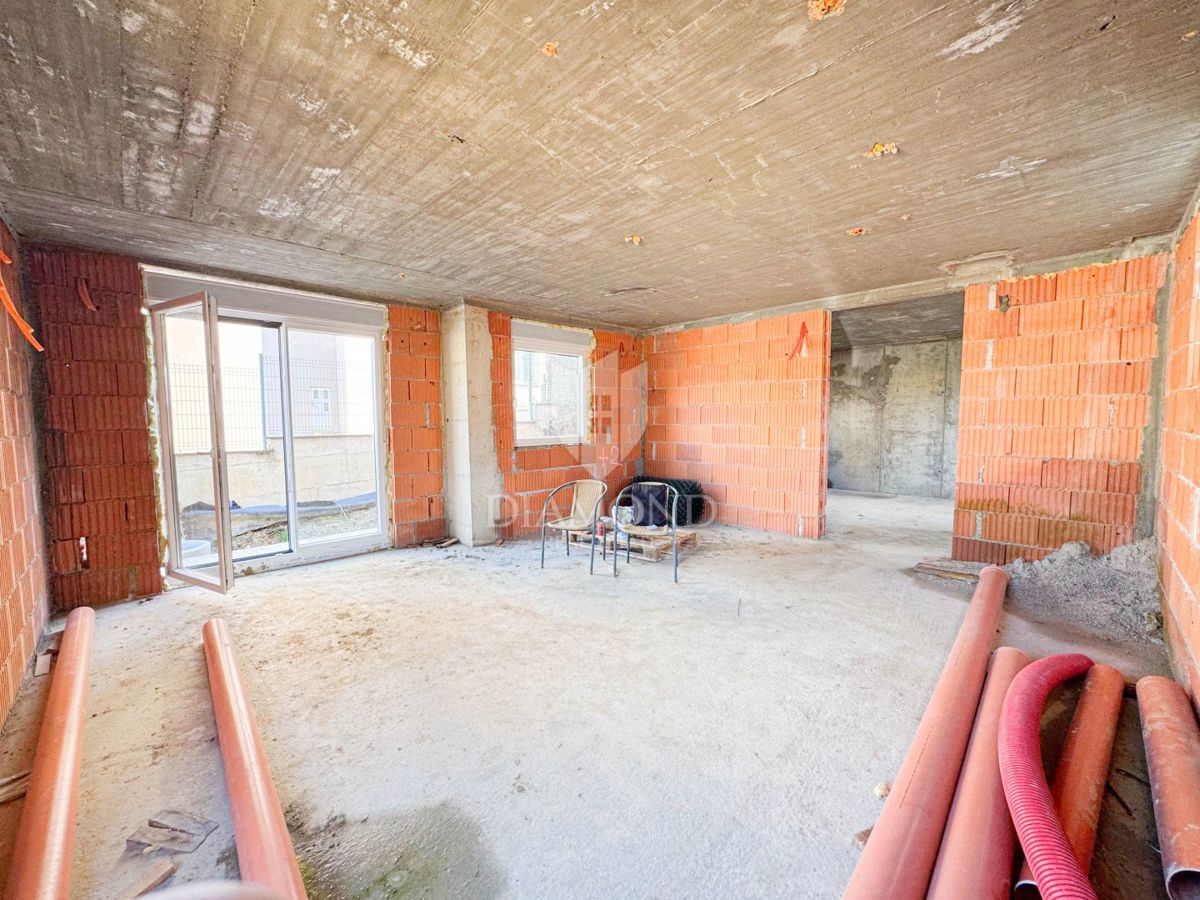 Zagabria, Maksimir! Casa incompiuta con due appartamenti!