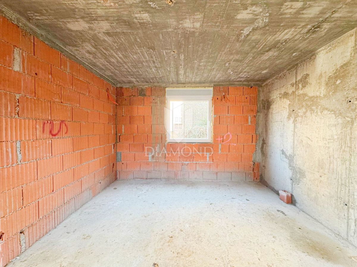 Zagabria, Maksimir! Casa incompiuta con due appartamenti!