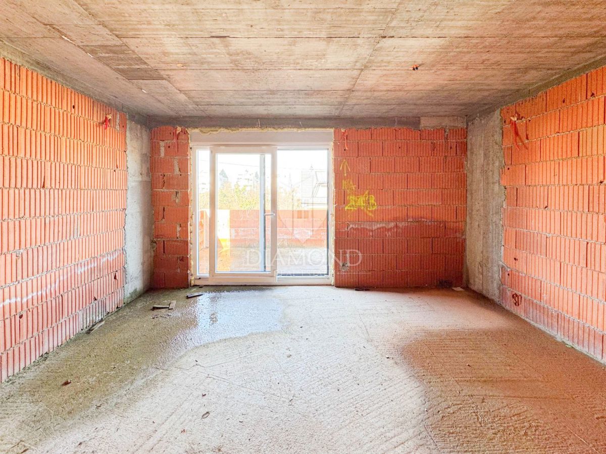 Zagabria, Maksimir! Casa incompiuta con due appartamenti!