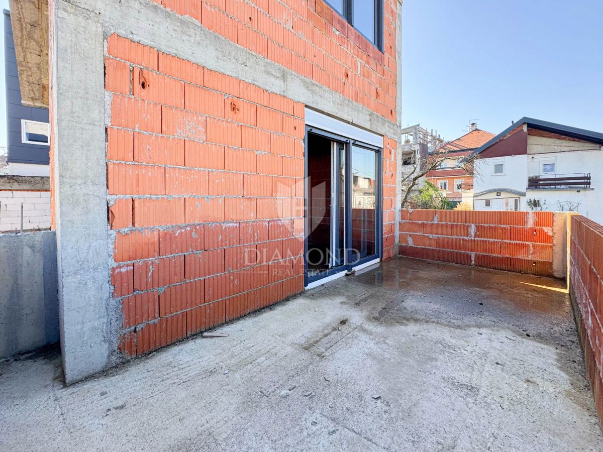 Zagabria, Maksimir! Casa incompiuta con due appartamenti!