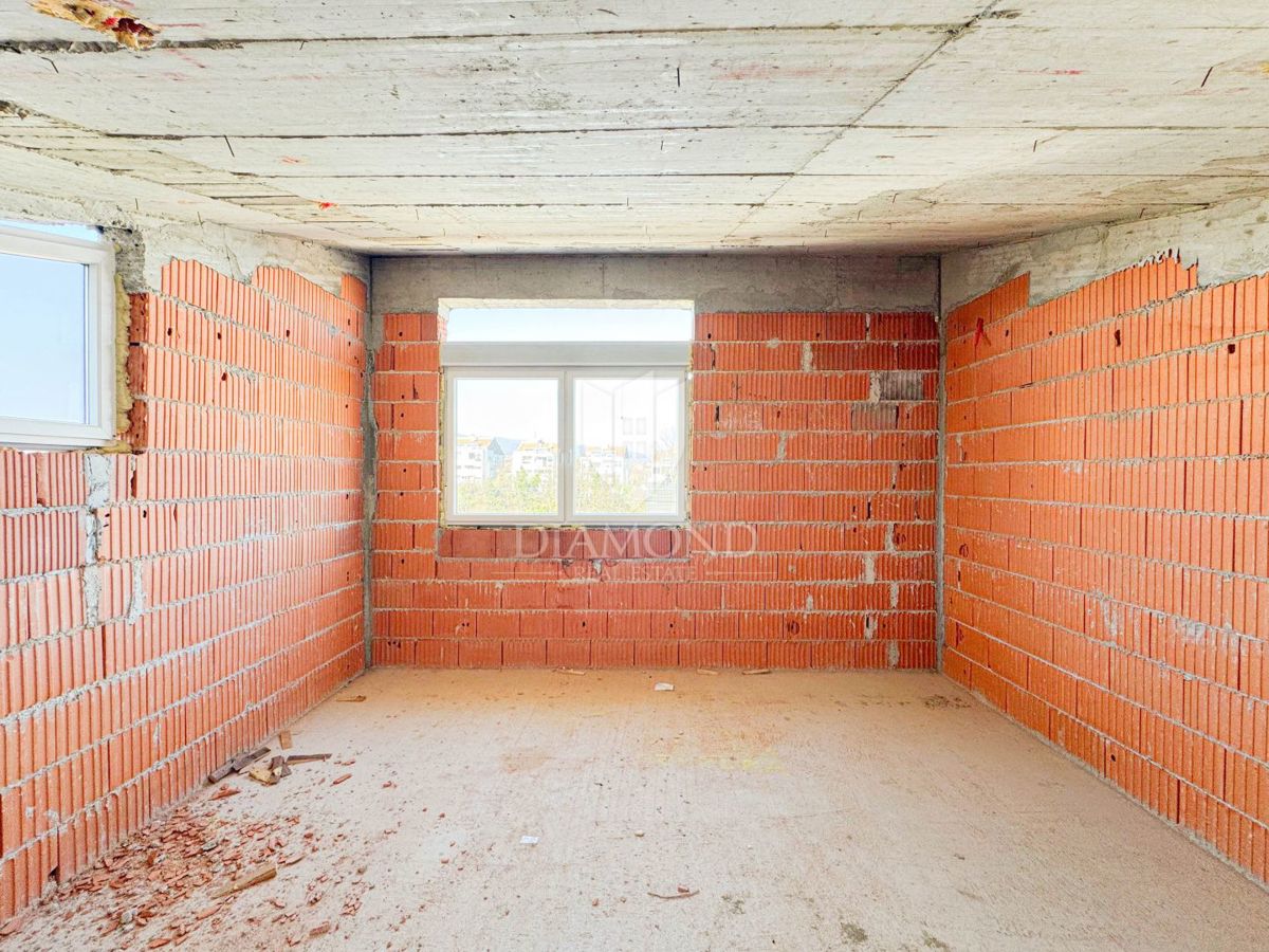 Zagabria, Maksimir! Casa incompiuta con due appartamenti!