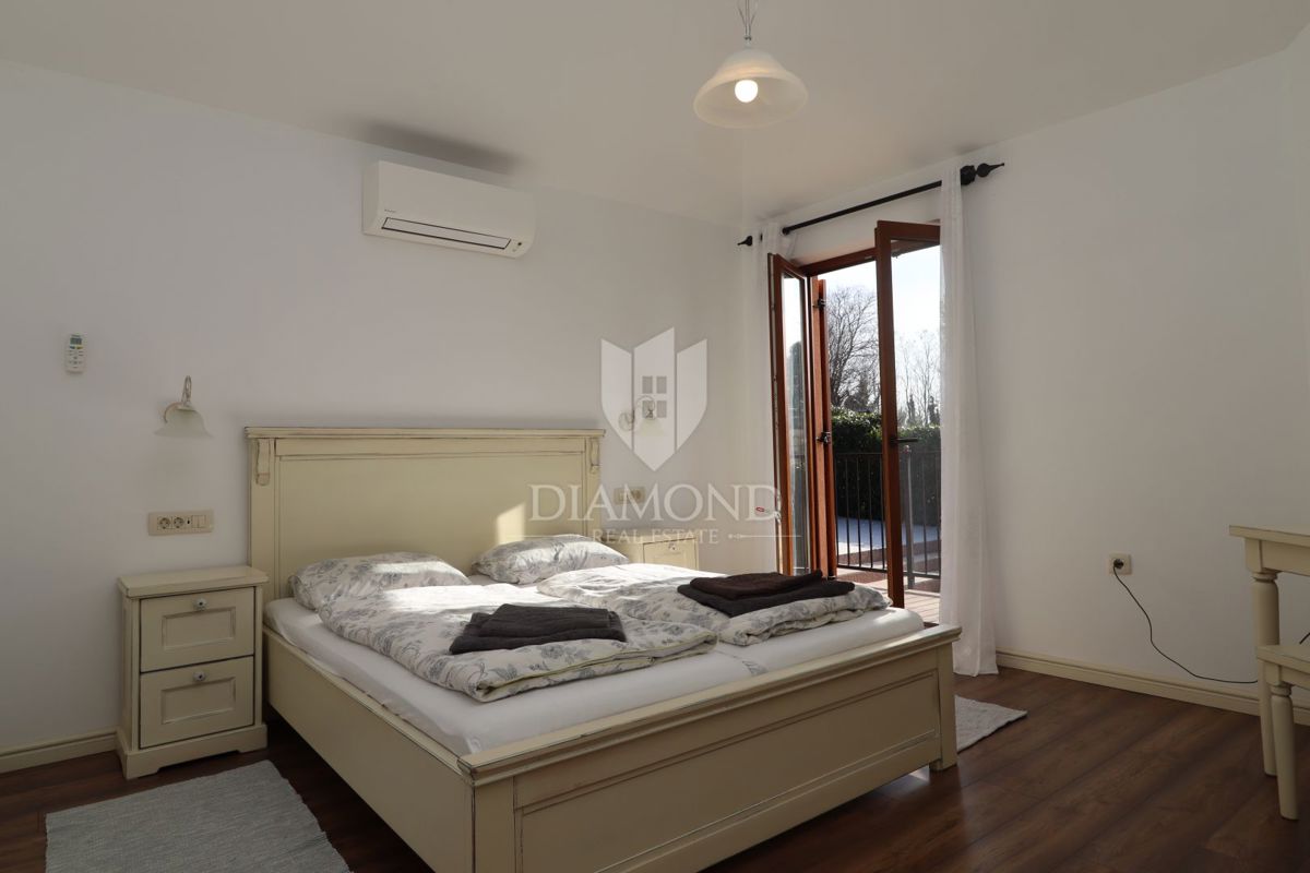 Casa con piscina e ampio giardino a 10 minuti da Parenzo e dalle spiagge