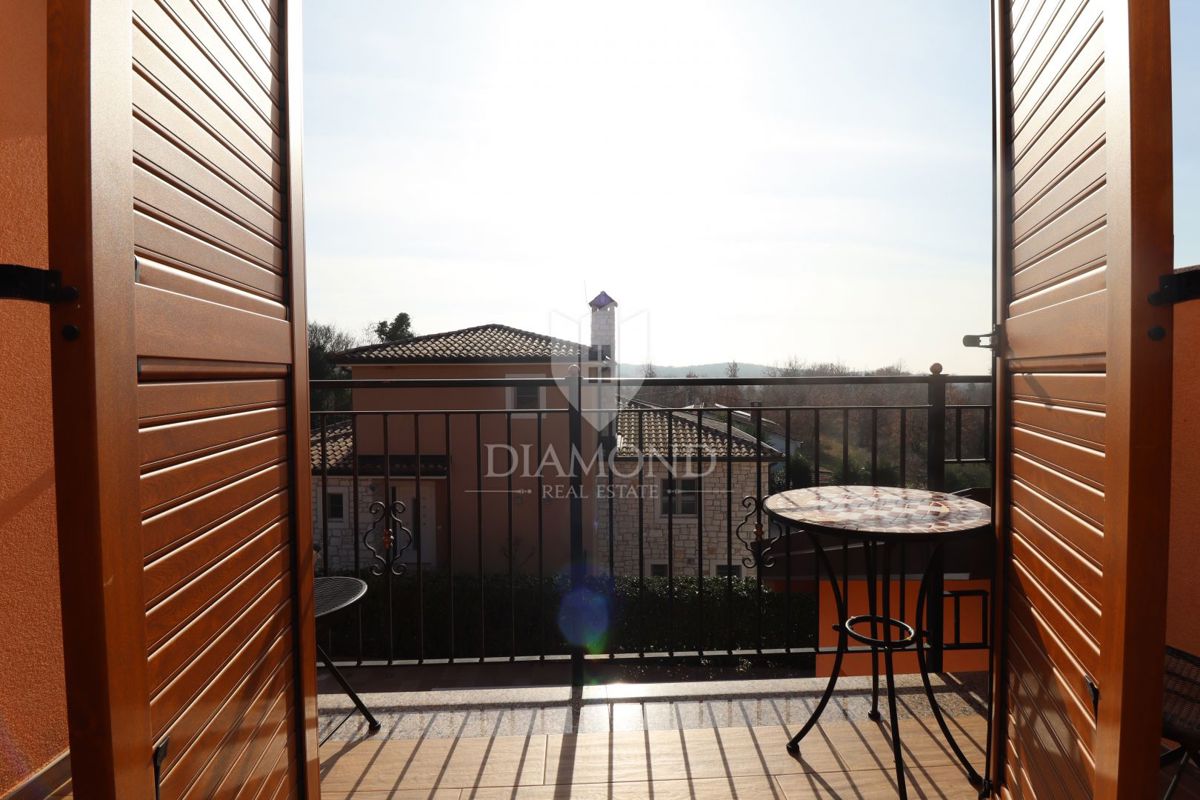 Casa con piscina e ampio giardino a 10 minuti da Parenzo e dalle spiagge