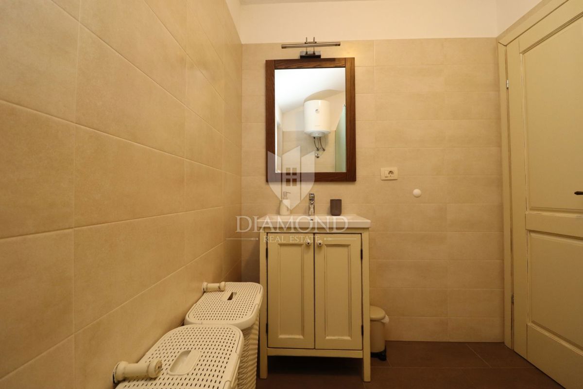 Casa con piscina e ampio giardino a 10 minuti da Parenzo e dalle spiagge