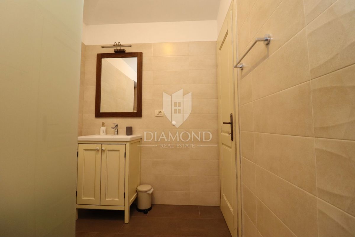 Casa con piscina e ampio giardino a 10 minuti da Parenzo e dalle spiagge