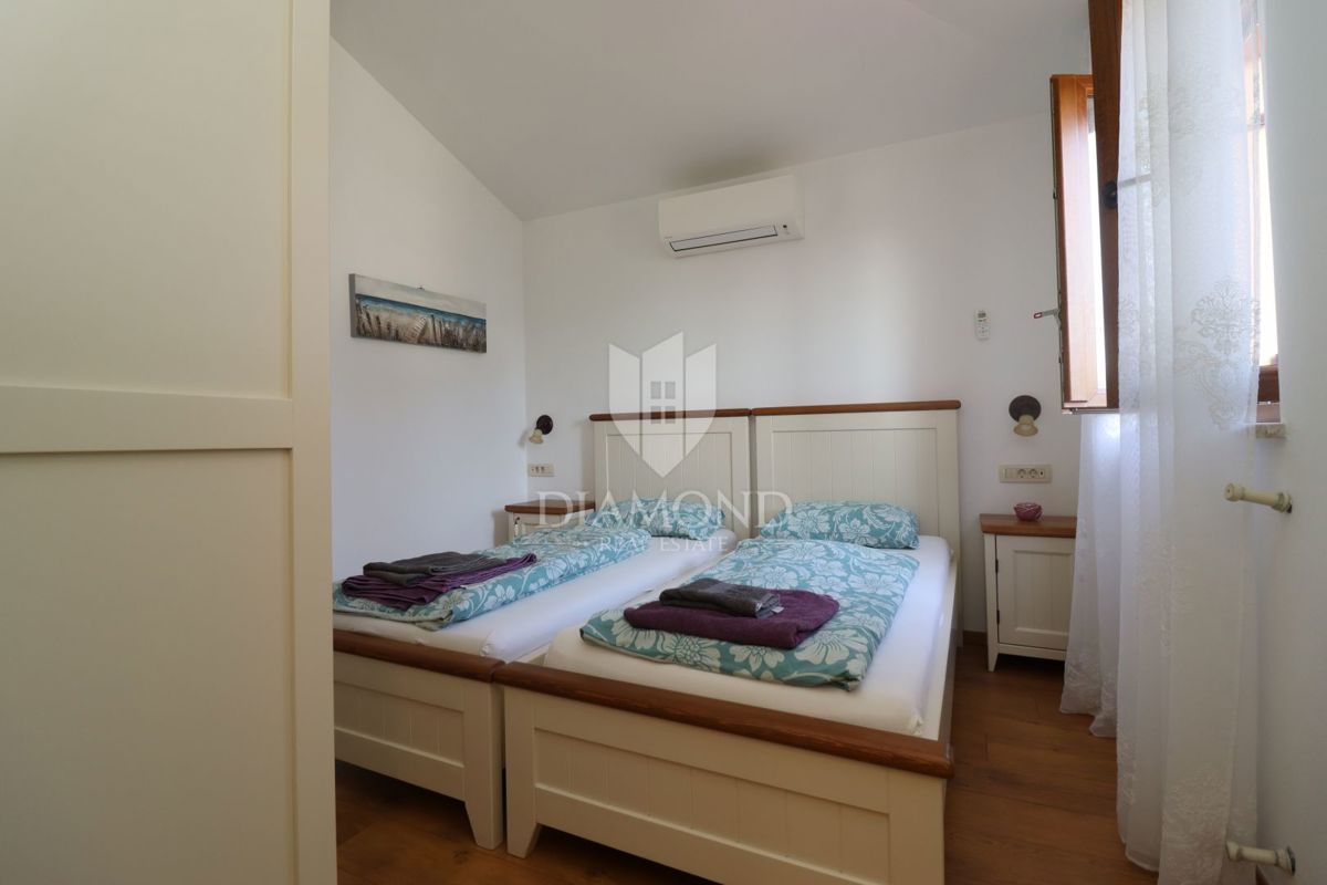 Casa con piscina e ampio giardino a 10 minuti da Parenzo e dalle spiagge