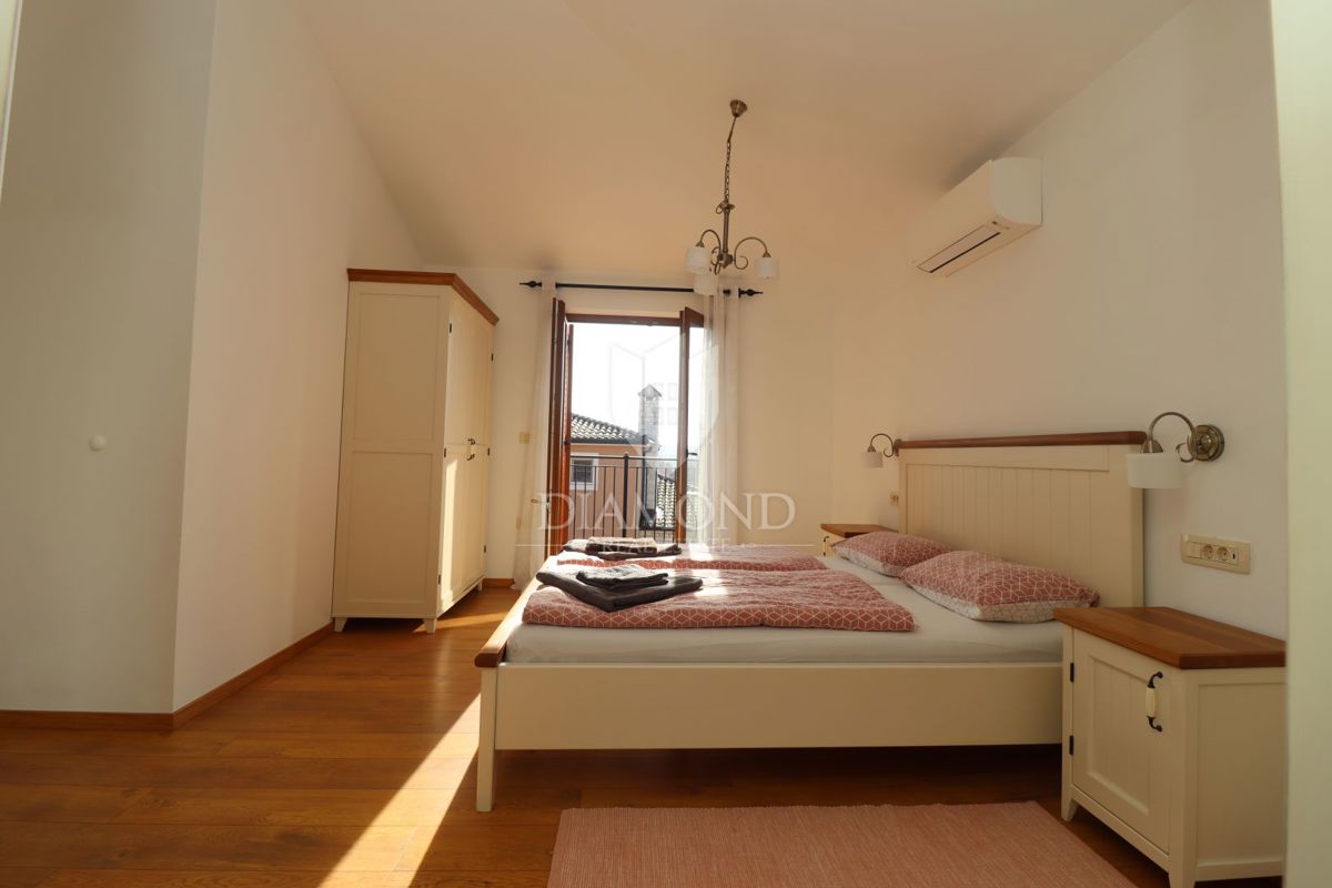 Casa con piscina e ampio giardino a 10 minuti da Parenzo e dalle spiagge