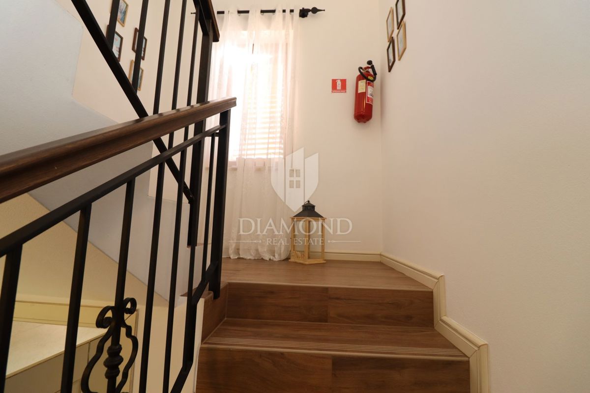 Casa con piscina e ampio giardino a 10 minuti da Parenzo e dalle spiagge