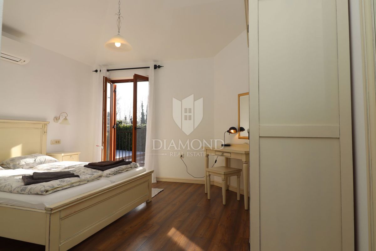 Casa con piscina e ampio giardino a 10 minuti da Parenzo e dalle spiagge