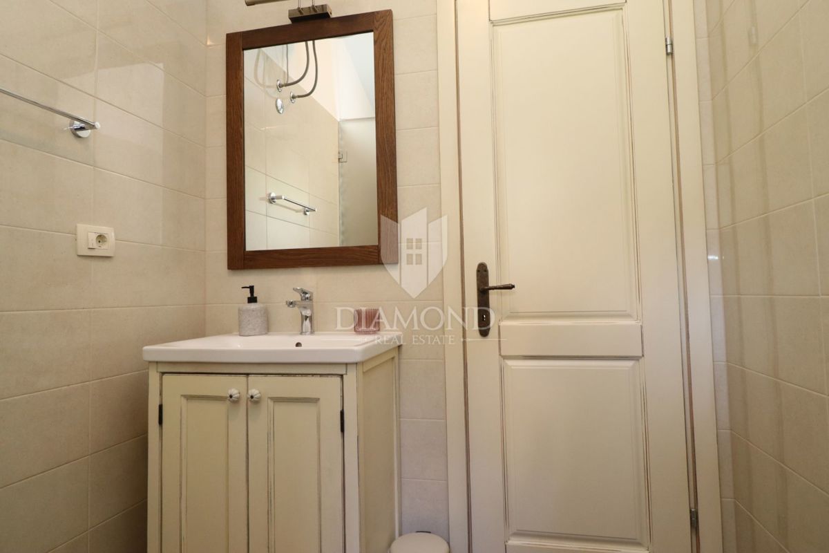 Casa con piscina e ampio giardino a 10 minuti da Parenzo e dalle spiagge