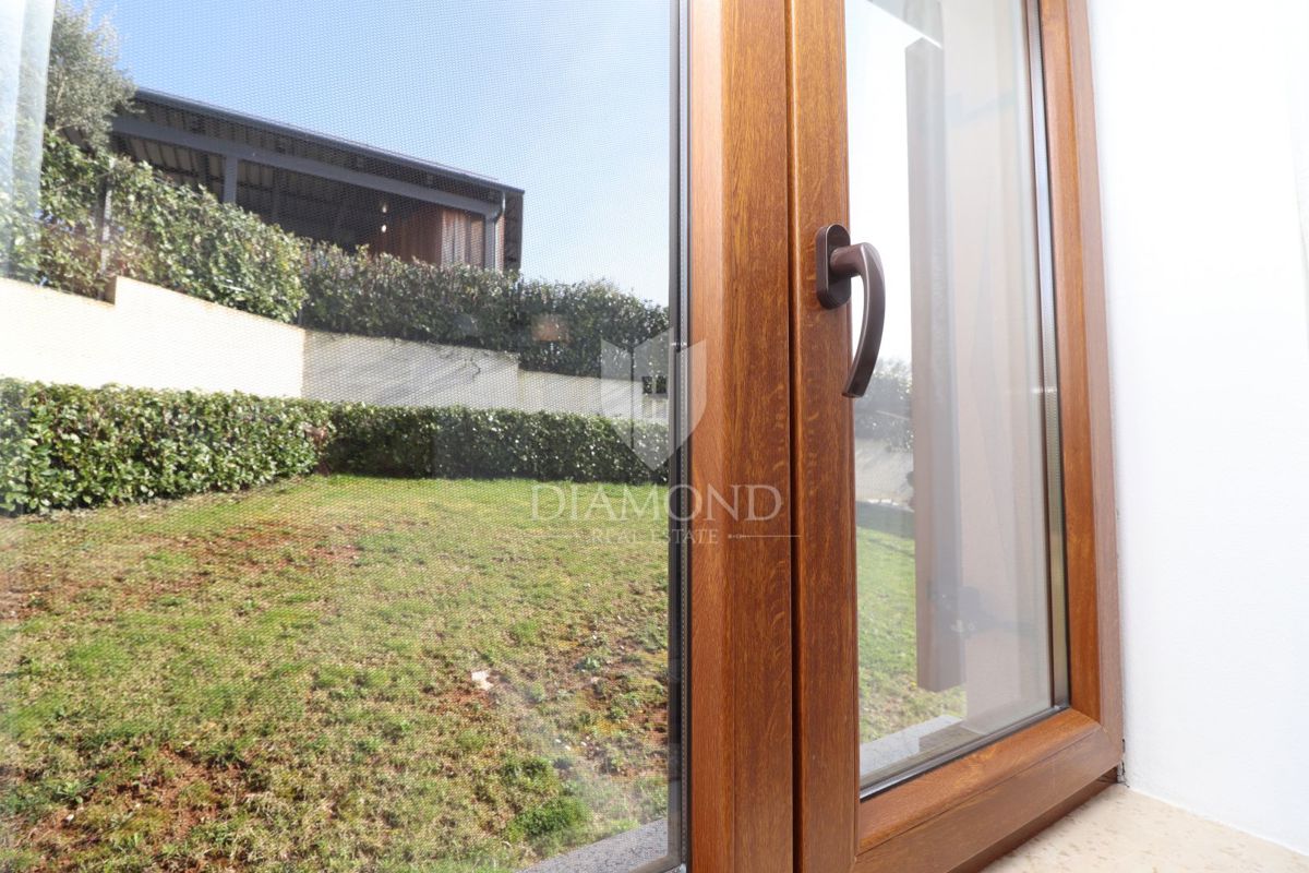 Casa con piscina e ampio giardino a 10 minuti da Parenzo e dalle spiagge