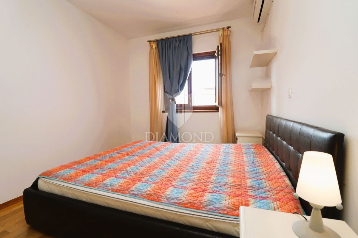 Occasione! Appartamento moderno, completamente arredato con piscina condominiale – Poreč