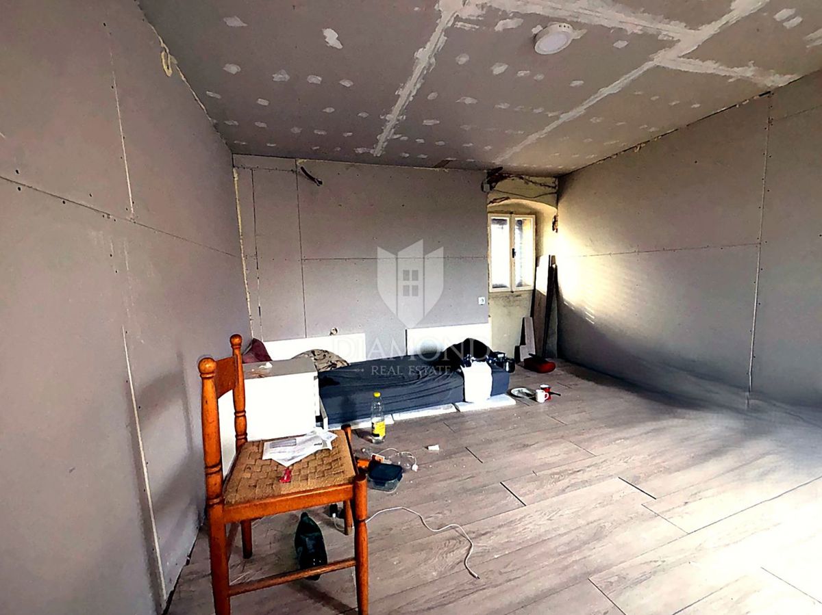 Ampia casa tradizionale con grande giardino – opportunità eccezionale per ristrutturazione o nuovo progetto