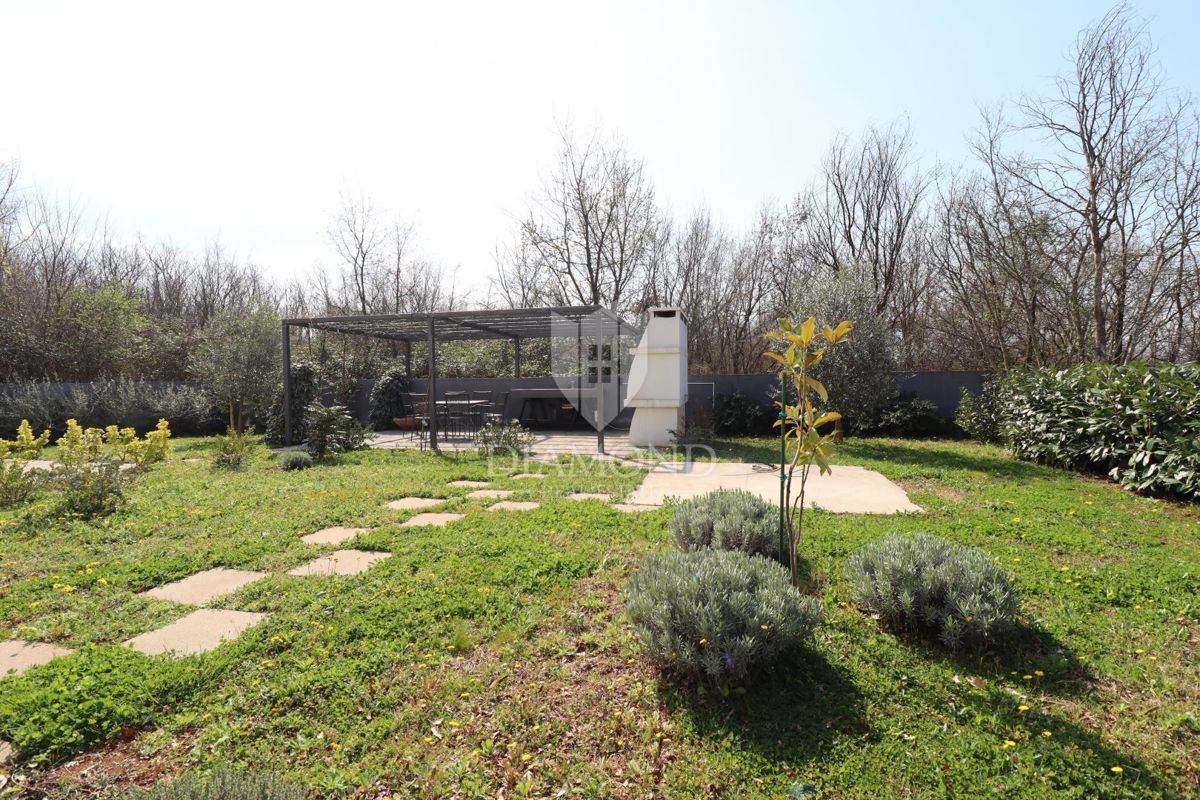 Parenzo, dintorni, casa arredata con vista mare e natura