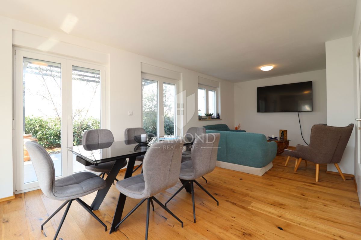 Parenzo, dintorni, casa arredata con vista mare e natura