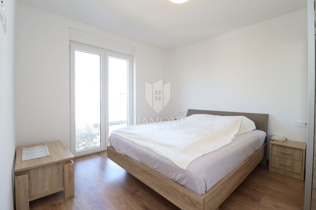 Parenzo, dintorni, casa arredata con vista mare e natura