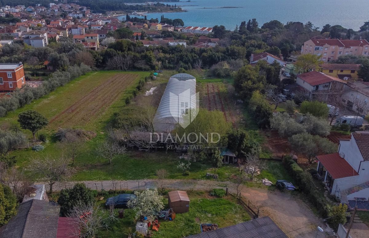 Umag, dintorni, terreno in posizione fantastica!