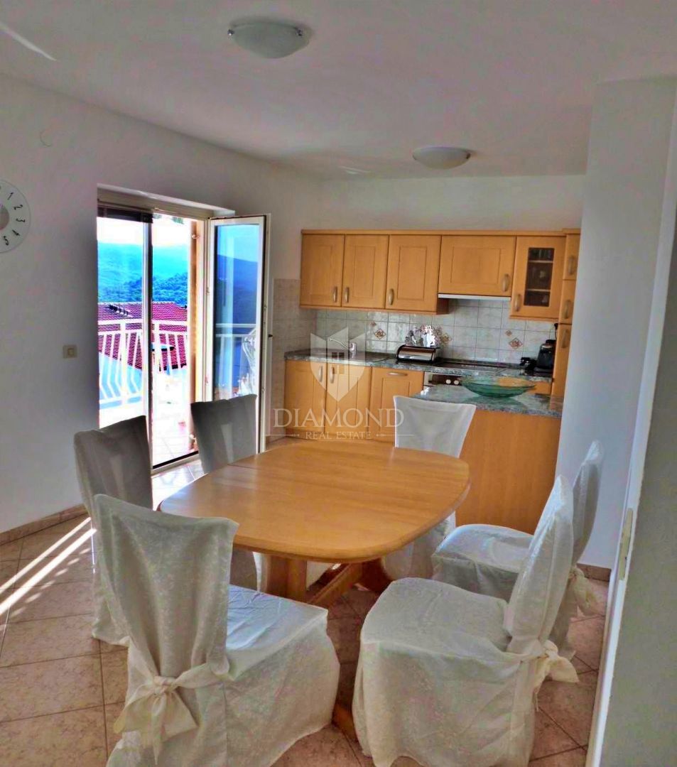 Rabac, spazioso appartamento con vista mare.