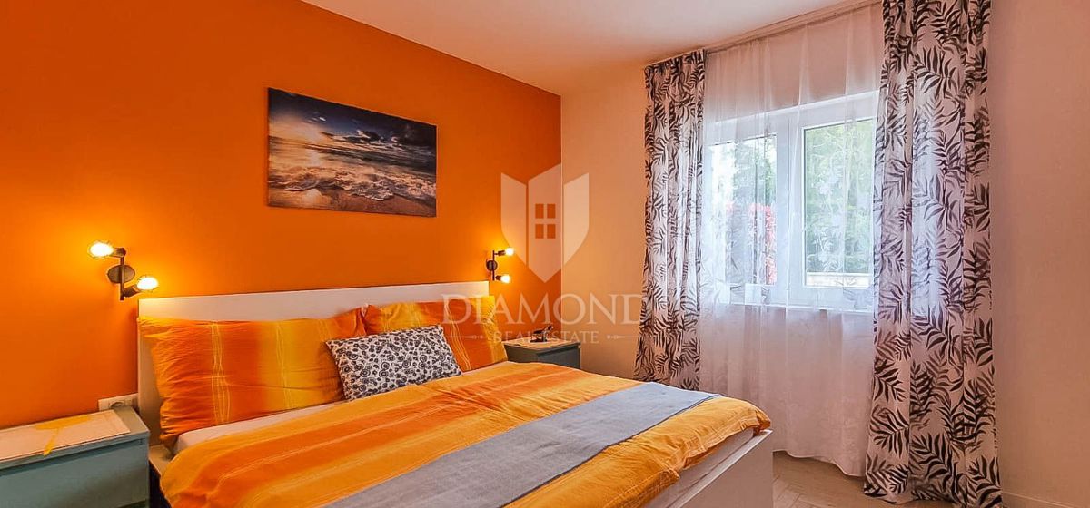 Novigrad, dintorni, splendida casa a un piano con piscina!