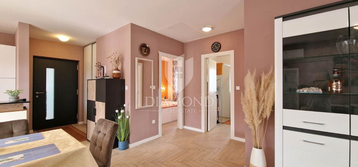 Novigrad, dintorni, splendida casa a un piano con piscina!