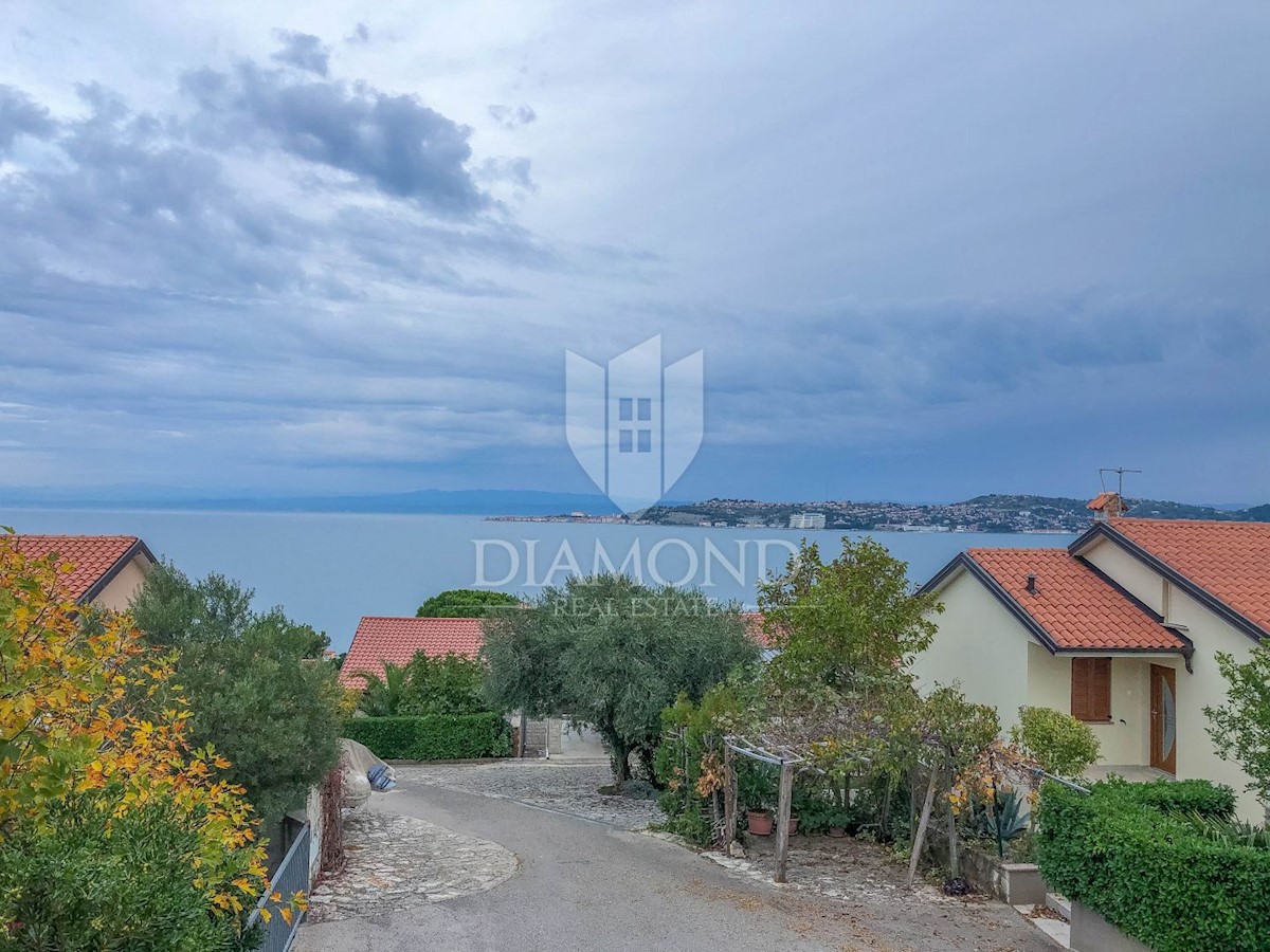 Crveni Vrh, appartamento al piano terra con vista mare