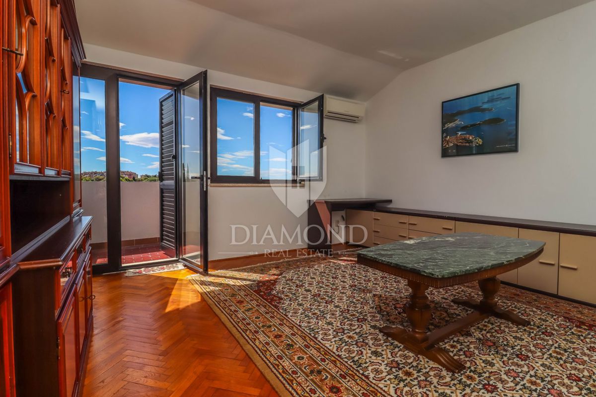 Rovigno, centro, appartamento soleggiato con vista mare