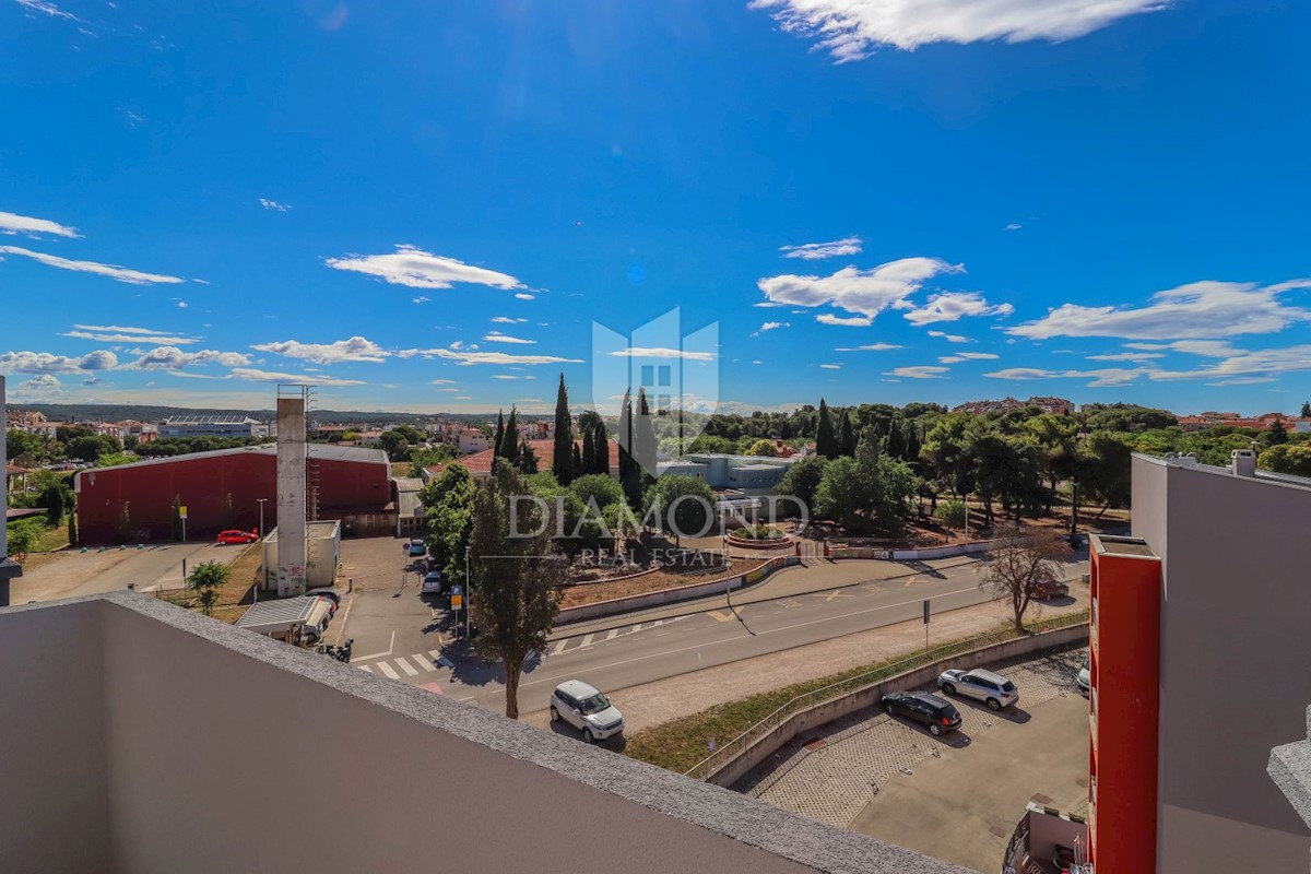 Rovigno, centro, appartamento soleggiato con vista mare