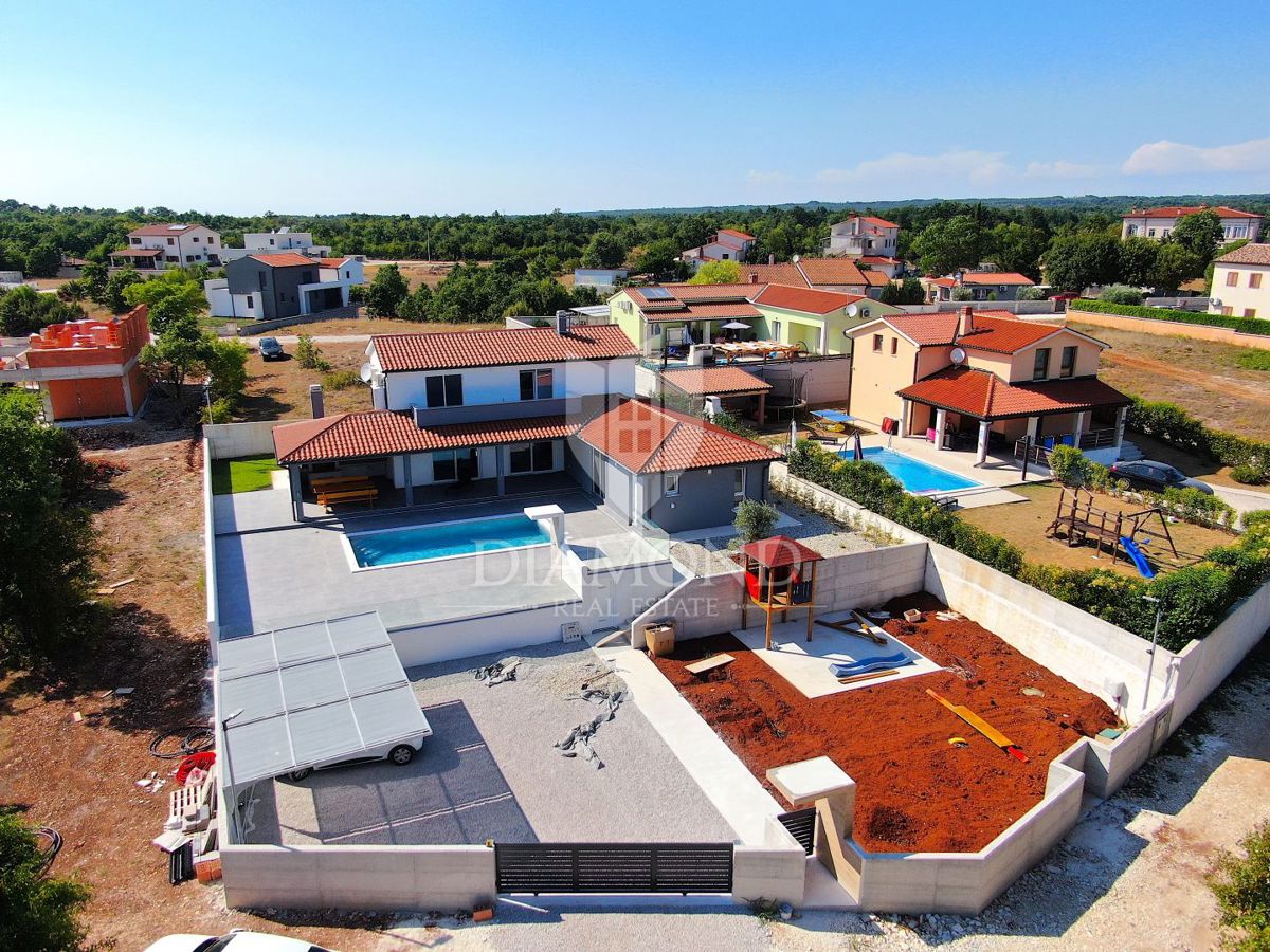 Svetvinčenat, nuova Villa con piscina