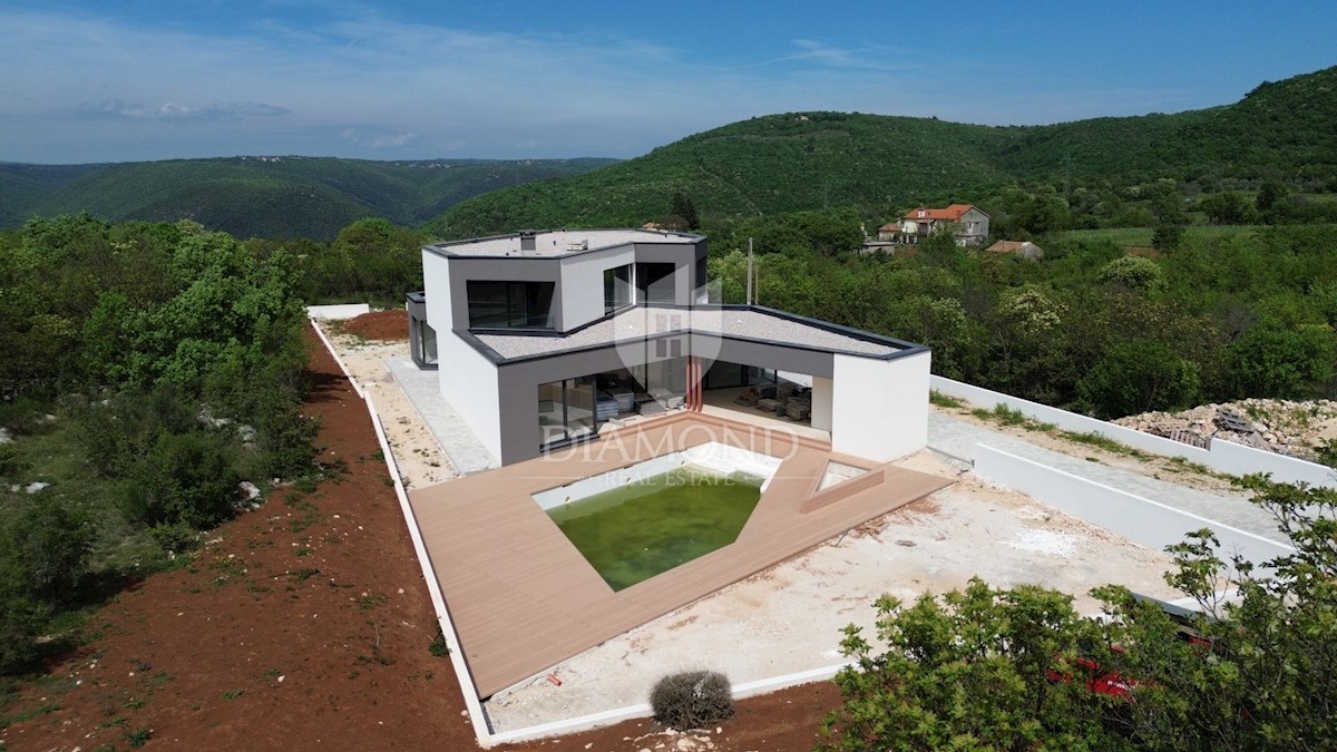 Labin, una bellissima nuova villa dal design moderno