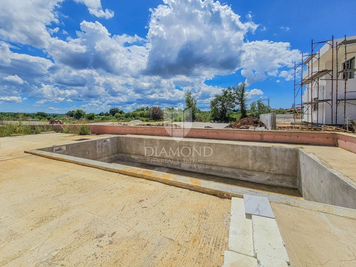 Parenzo, Tar, casa di lusso con piscina riscaldata!