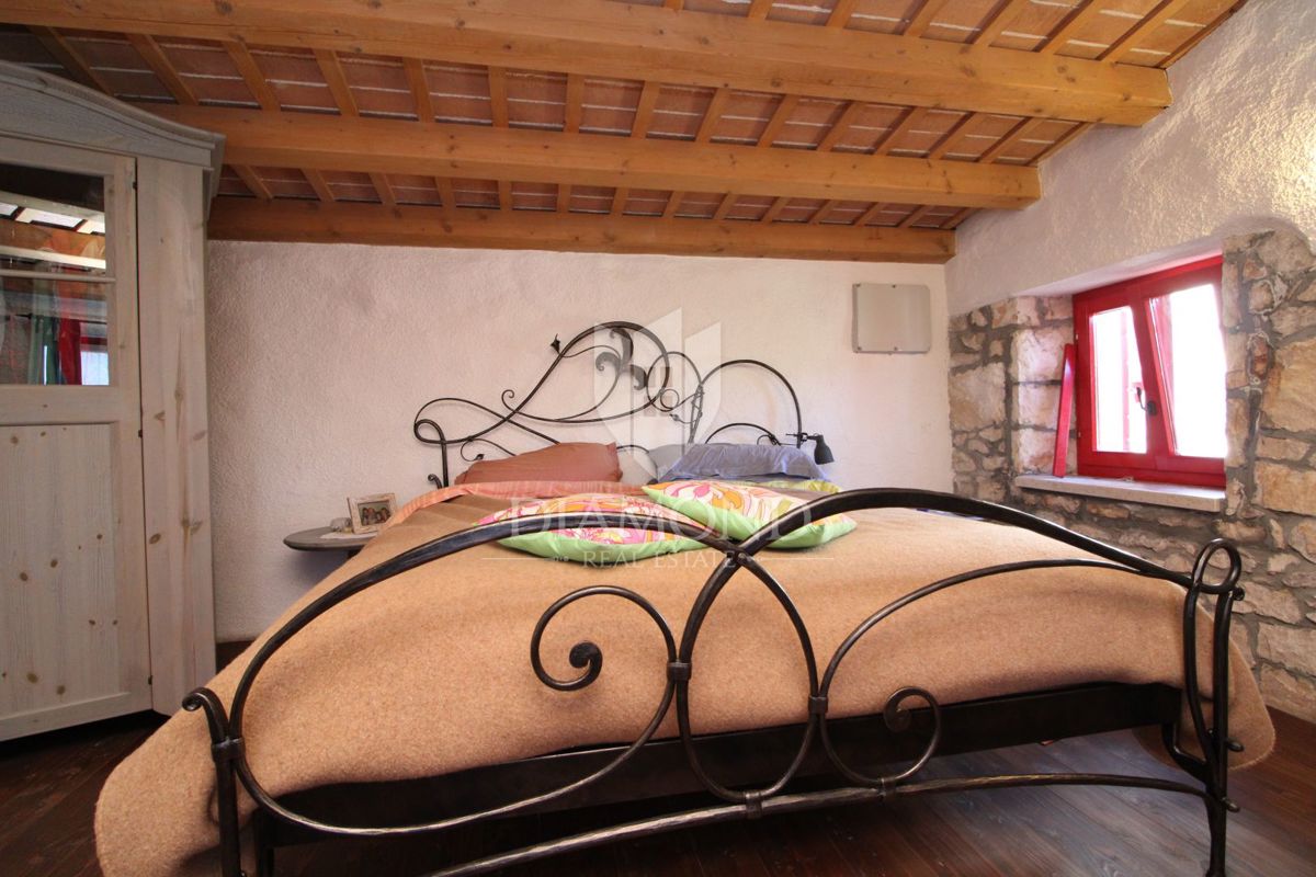 Albona, dintorni, bella casa vacanze autoctona.