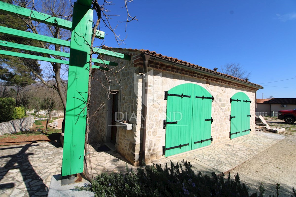 Albona, dintorni, bella casa vacanze autoctona.