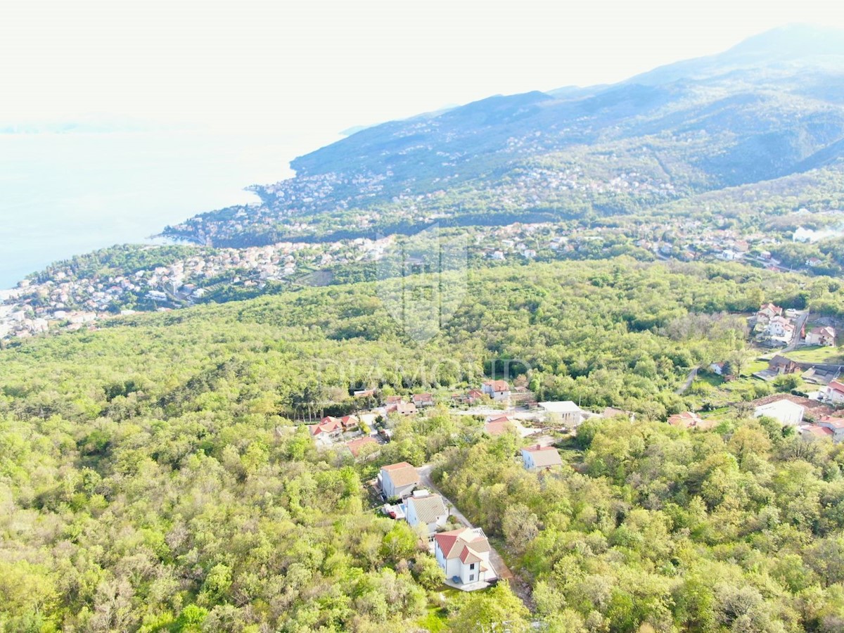 Opatija, dintorni, terreno edificabile con una bellissima vista sul mare