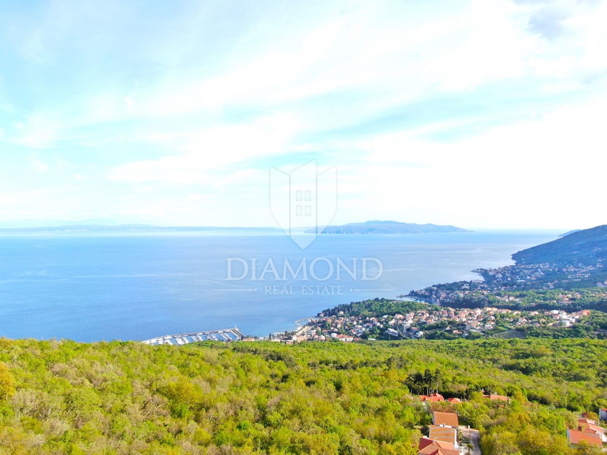 Opatija, dintorni, terreno edificabile con una bellissima vista sul mare