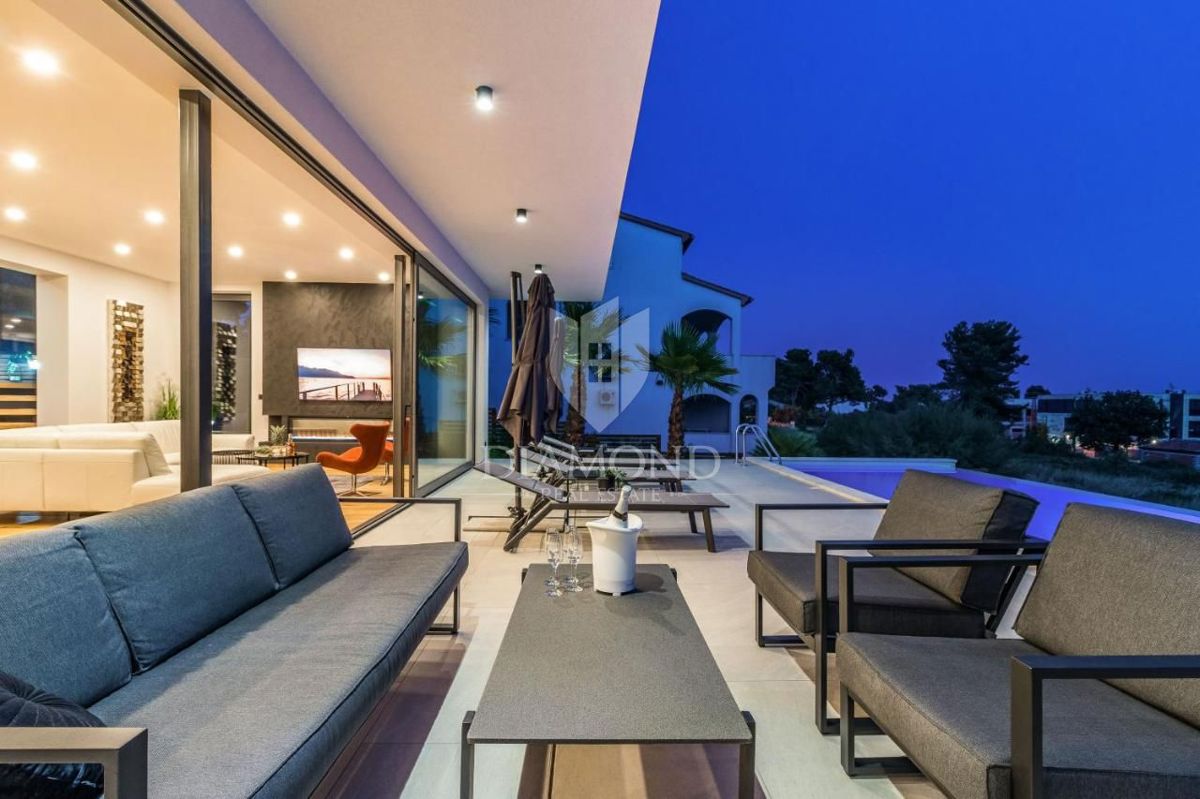Medulin, casa di lusso con splendida vista sul mare