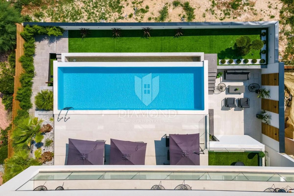 Medulin, casa di lusso con splendida vista sul mare