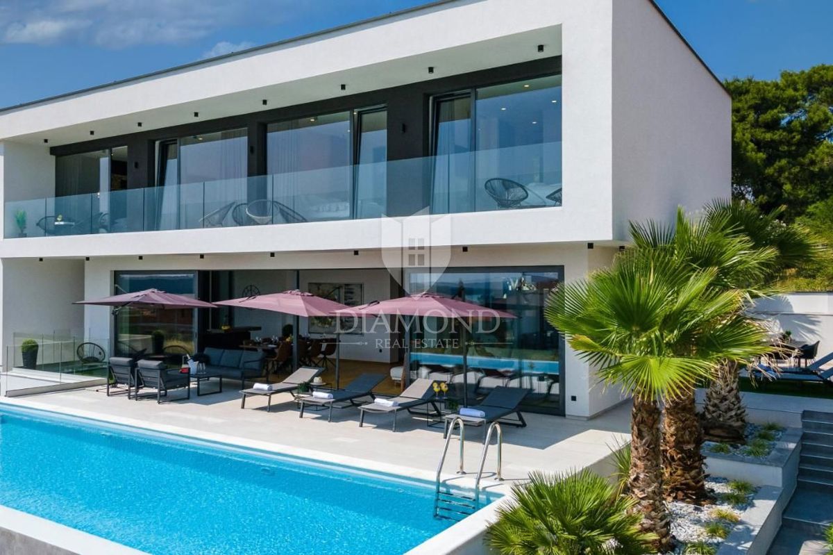 Medulin, casa di lusso con splendida vista sul mare